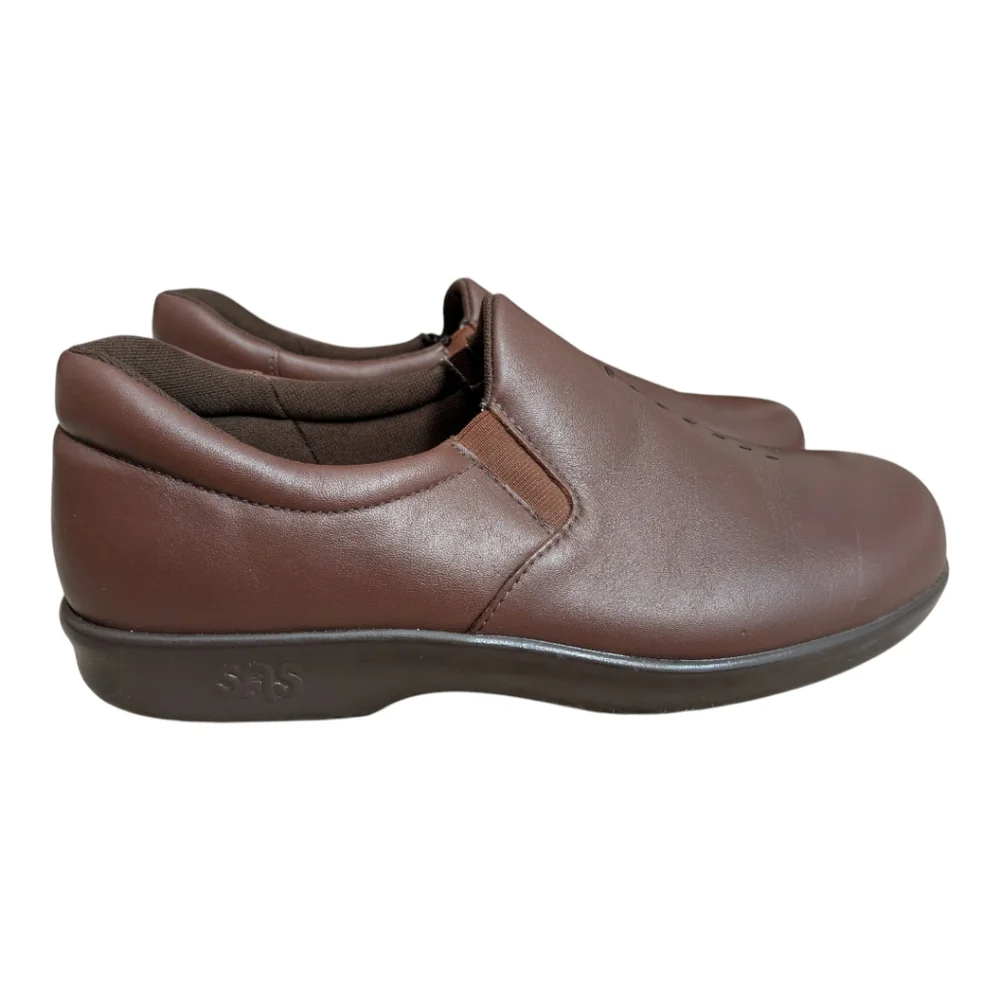 SAS Viva Slip-On Teak Brown Leather Walking Shoes Women's Size 8 Medium Like New